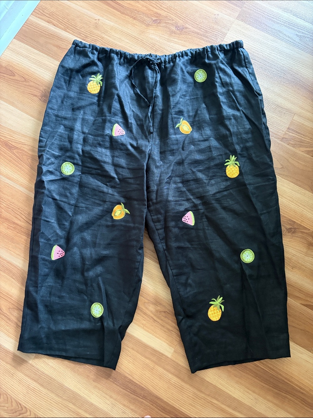 Dressbarn Plus Size Linen Embroidered Crop Pants Fruit Novelty Print
